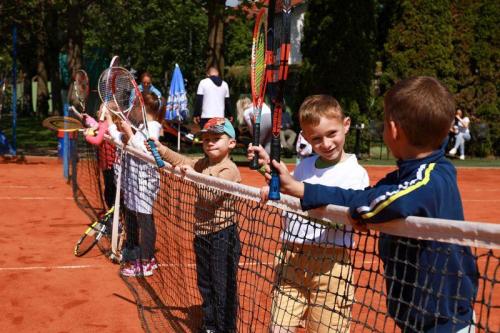Humanost, sport i druženje na terenu TK Olimpija